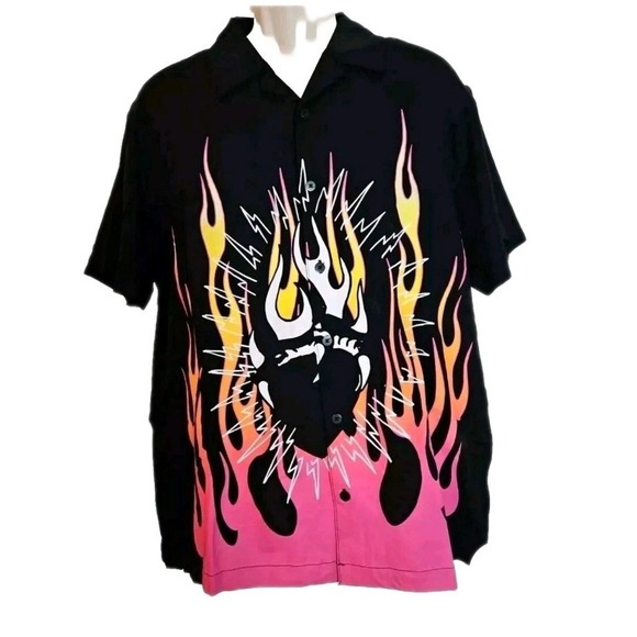 Ed Hardy Other - NWT Ed Hardy Tattoo Flames Heart Y2K  Short Sleeve Button Shirt Men's Size‎ L